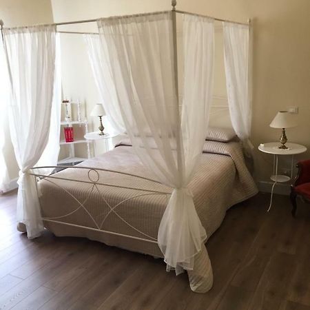 דירות אלבניה Residenza D'Aste מראה חיצוני תמונה