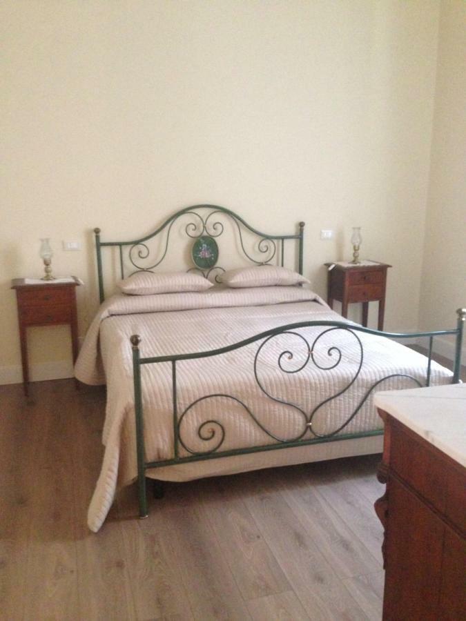 דירות אלבניה Residenza D'Aste מראה חיצוני תמונה